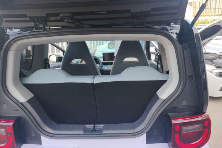 Used Chery QQ Ice Cream 2025 205km Qi Energy Version Trunk