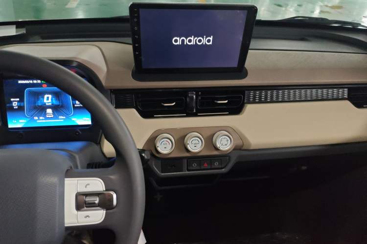 Used Chery QQ Ice Cream 2025 205km Qi Energy Version Audio And AC Panel