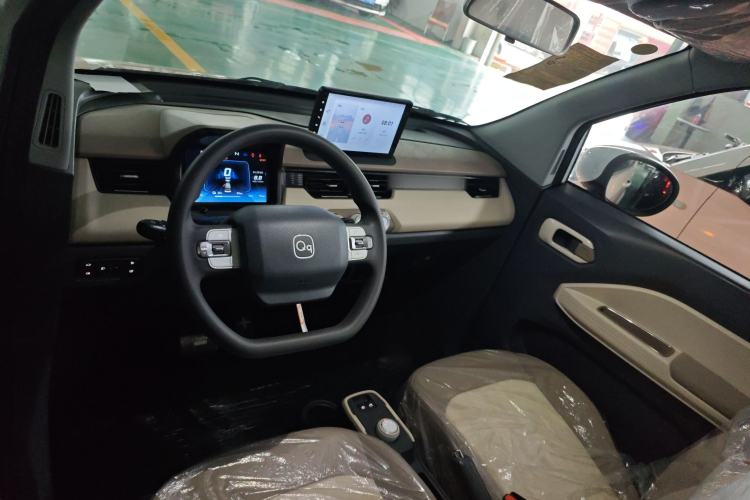Used Chery QQ Ice Cream 2025 205km Qi Energy Version Center Console