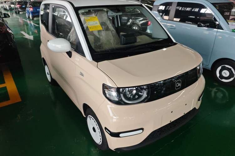 Used Chery QQ Ice Cream 2025 205km Qi Energy Version Exterior 1
