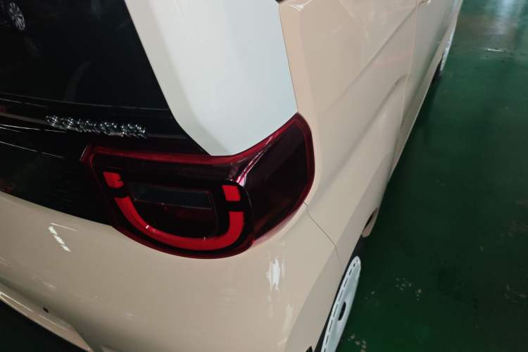 Used Chery QQ Ice Cream 2025 205km Qi Energy Version Exterior 3