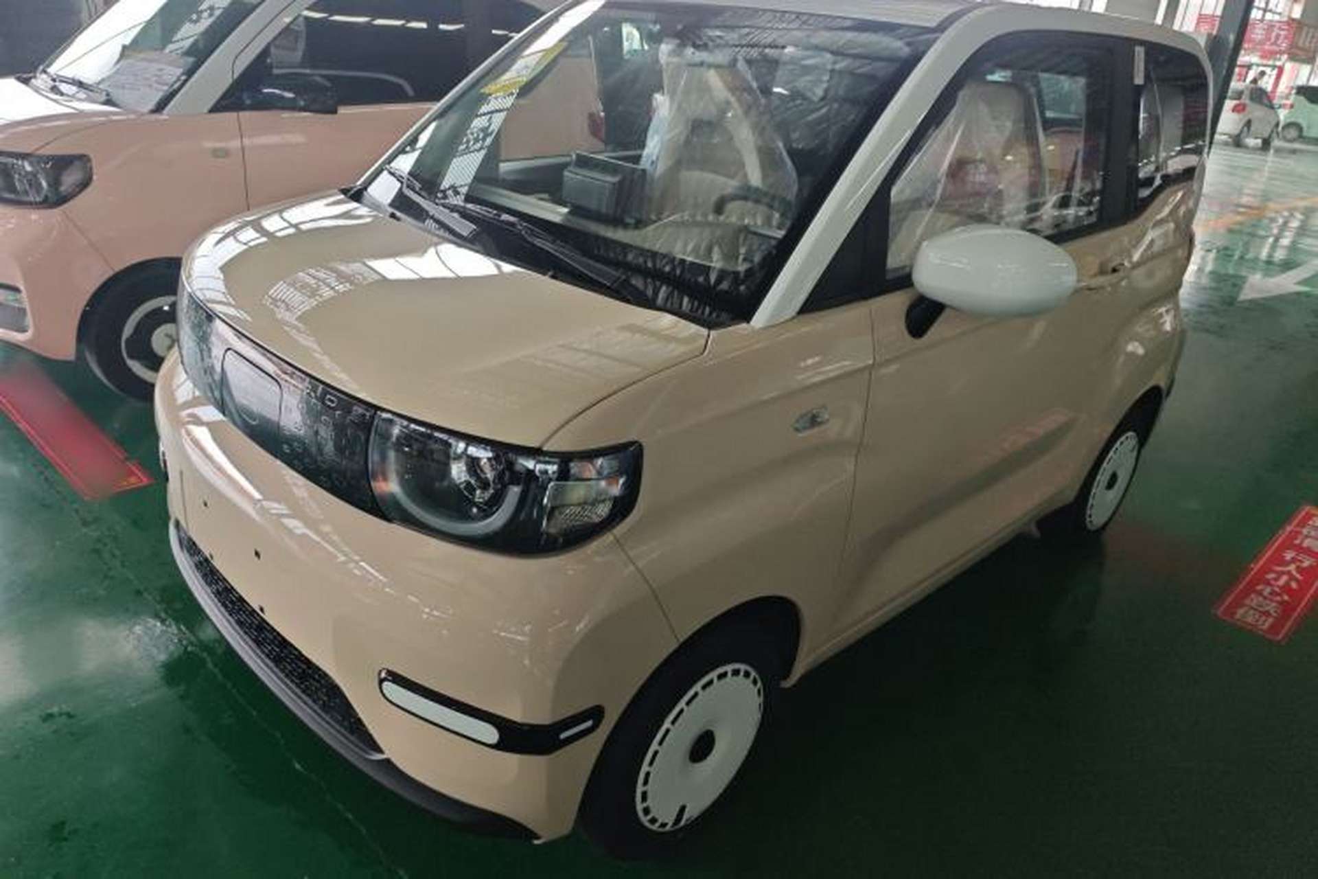 Used Chery QQ Ice Cream 2025 205km Qi Energy Version Front Left 45 Deg