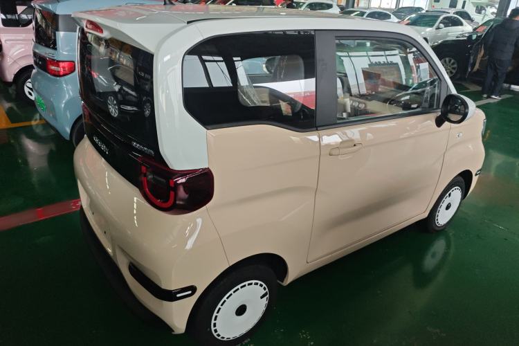 Used Chery QQ Ice Cream 2025 205km Qi Energy Version Rear Right 45 Deg