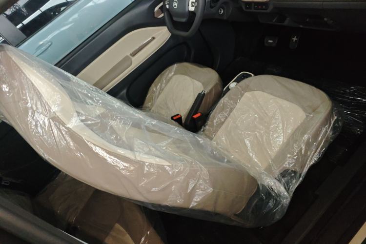 Used Chery QQ Ice Cream 2025 205km Qi Energy Version Right Front Seat