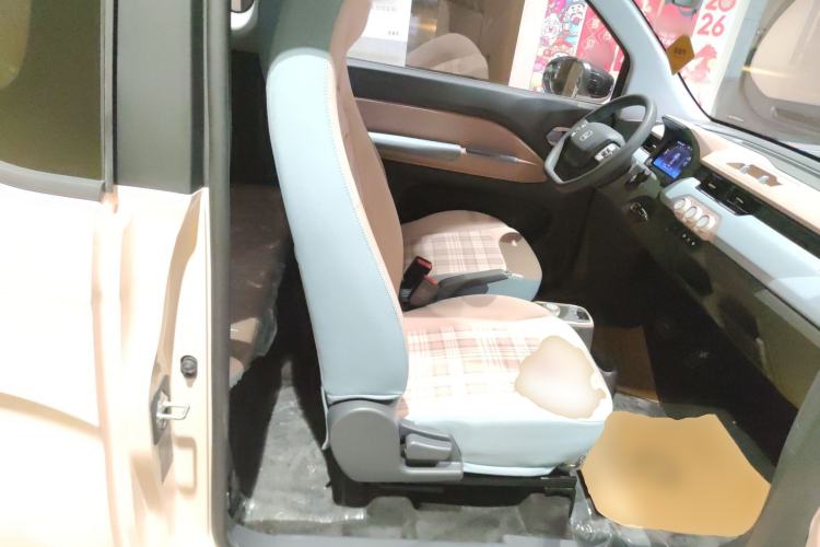 Used Chery QQ Ice Cream 2025 Model 205km Sundae Edition Right Front Seat