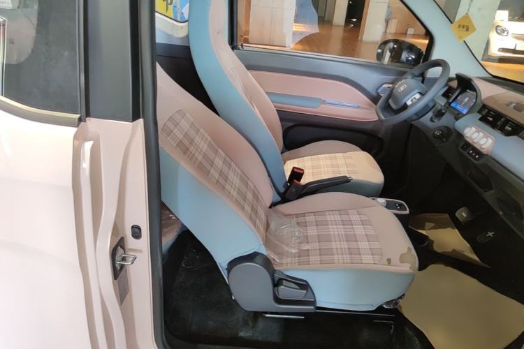 Used Chery QQ Ice Cream 2025 Model 205km Sundae Edition Right Front Seat