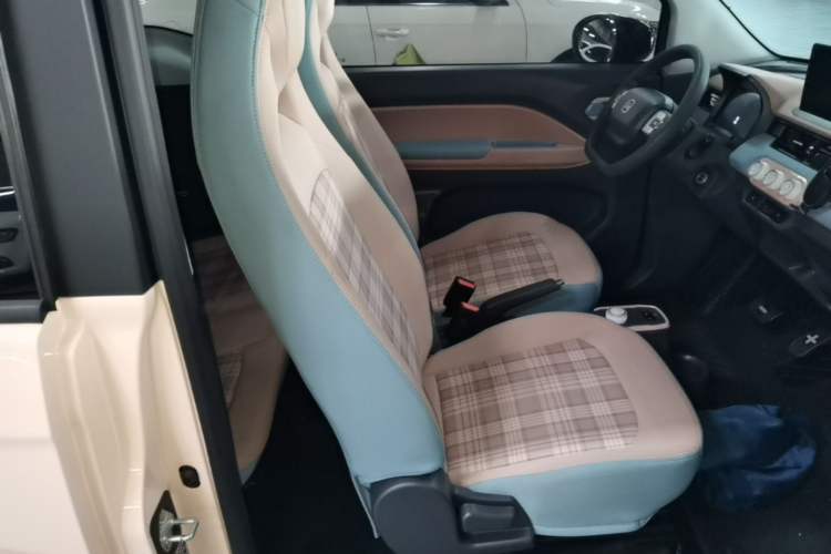 Used Chery QQ Ice Cream 2025 205km Qi Energy Version Right Front Seat