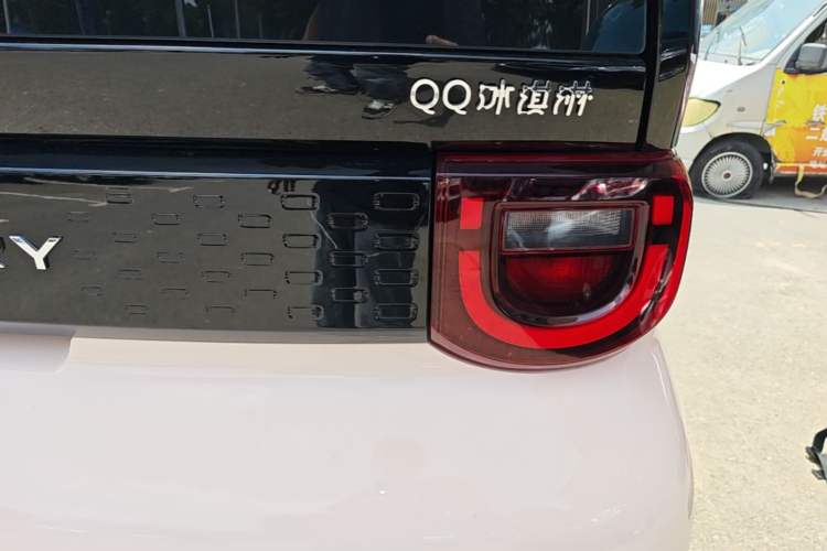 Used Chery QQ Ice Cream 2025 155km Sundae Edition Right Rear Taillight