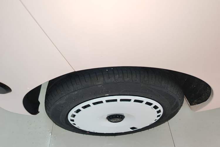 Used Chery QQ Ice Cream 2025 205km Qi Energy Version Right Rear Wheel Hub