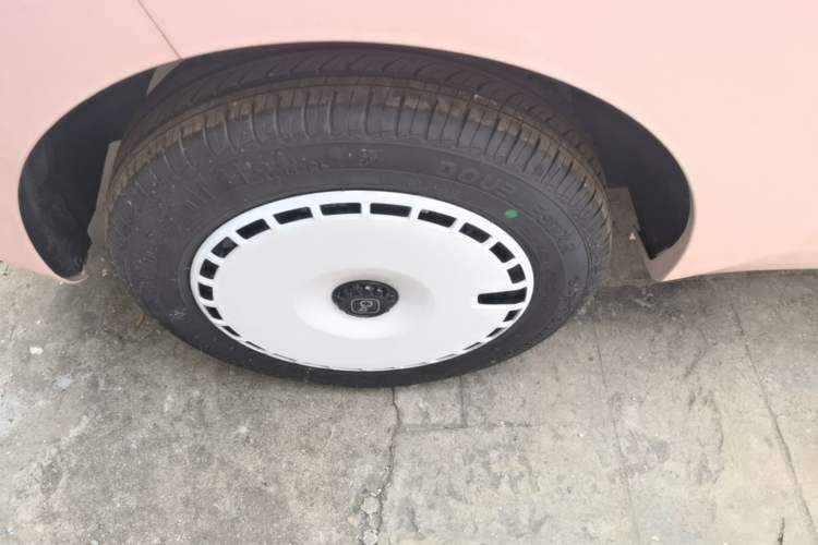 Used Chery QQ Ice Cream 2025 205km Qi Energy Version Right Rear Wheel Hub