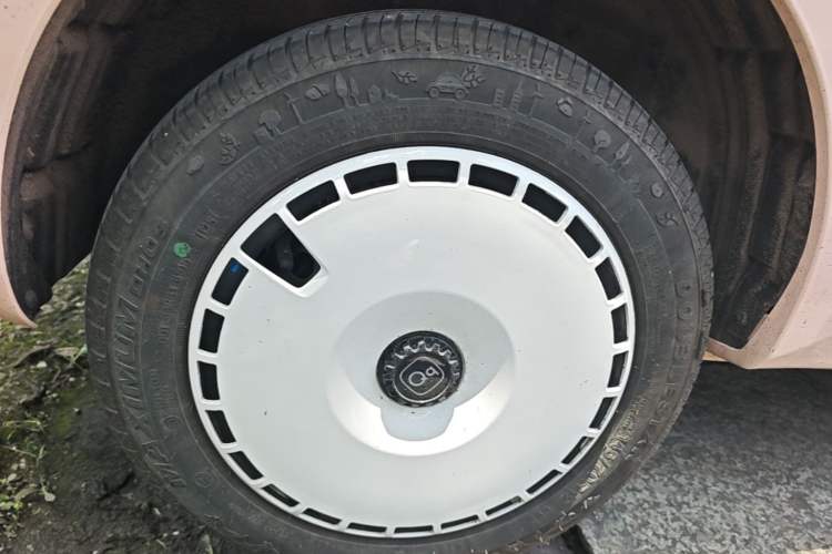 Used Chery QQ Ice Cream 2025 155km Sundae Edition Right Rear Wheel Hub