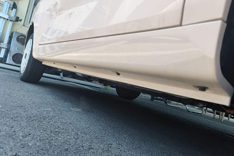 Used Chery QQ Ice Cream 2025 205km Qi Energy Version Right Side Sill