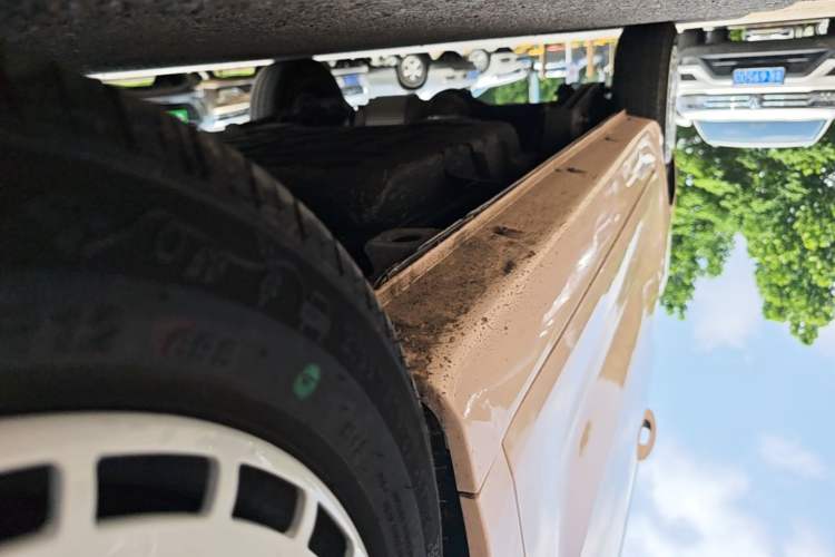 Used Chery QQ Ice Cream 2025 155km Sundae Edition Right Side Sill