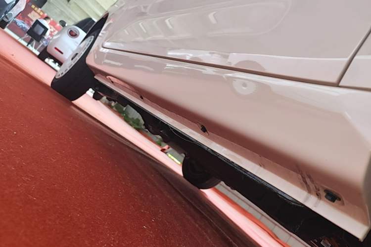 Used Chery QQ Ice Cream 2025 205km Qi Energy Version Right Side Sill