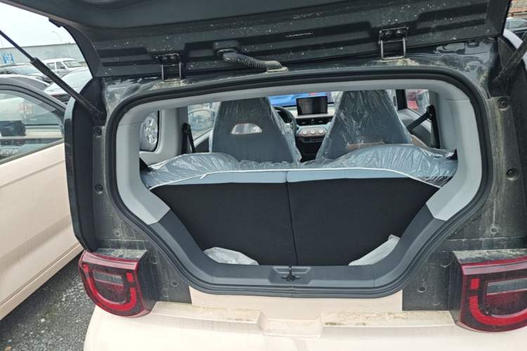 Used Chery QQ Ice Cream 2025 205km Qi Energy Version Trunk