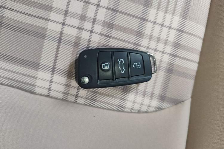 Used Chery QQ Ice Cream 2025 205km Qi Energy Version Vehicle Key