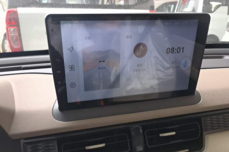 Used Chery QQ Ice Cream 2025 205km Qi Energy Version Audio And AC Panel