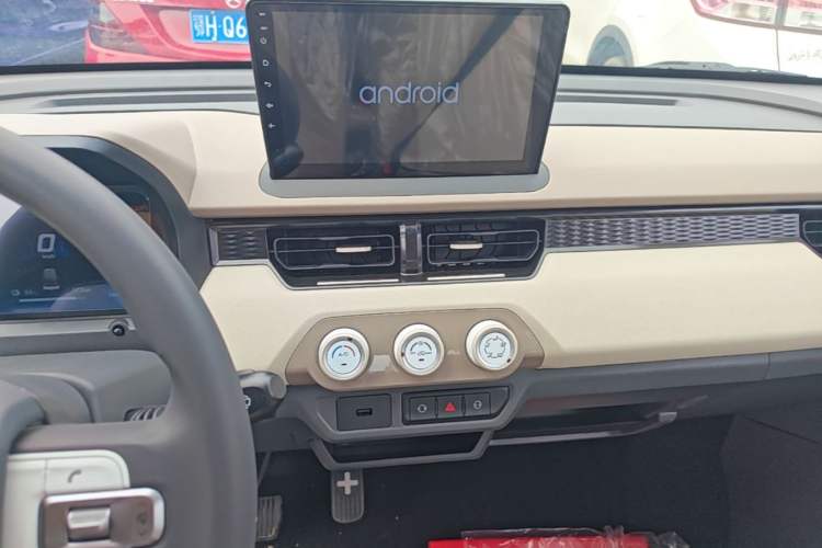 Used Chery QQ Ice Cream 2025 205km Qi Energy Version Audio And AC Panel