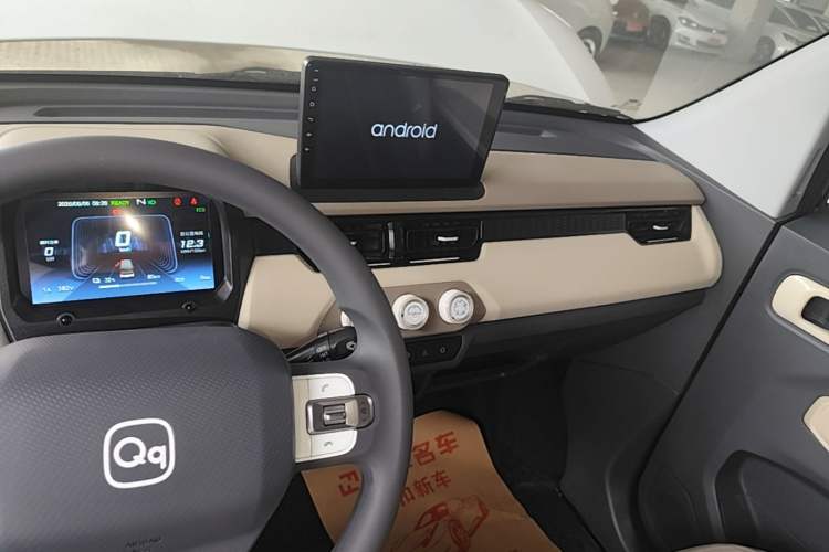 Used Chery QQ Ice Cream 2025 205km Qi Energy Version Audio And AC Panel