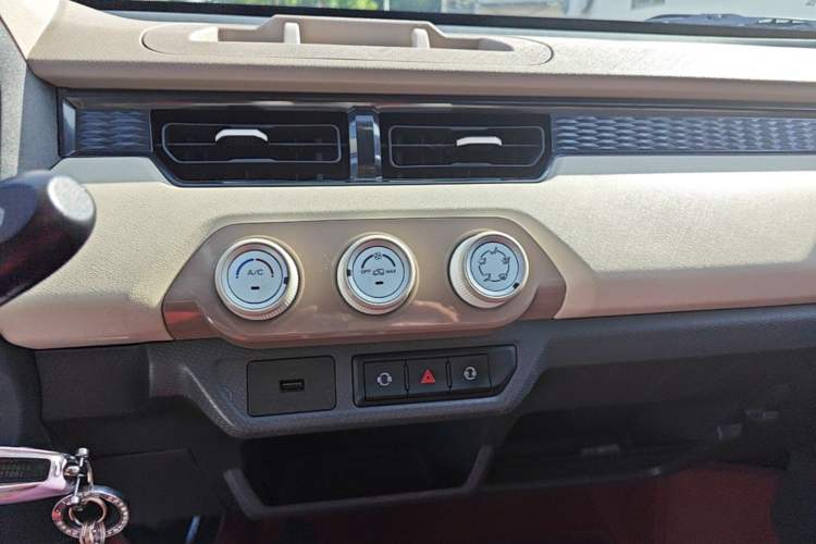 Used Chery QQ Ice Cream 2025 155km Sundae Edition Audio And AC Panel