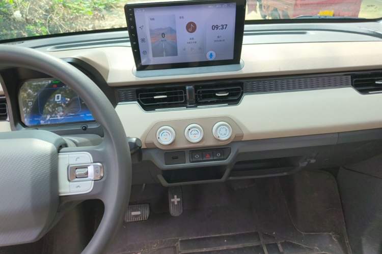 Used Chery QQ Ice Cream 2025 205km Qi Energy Version Audio And AC Panel