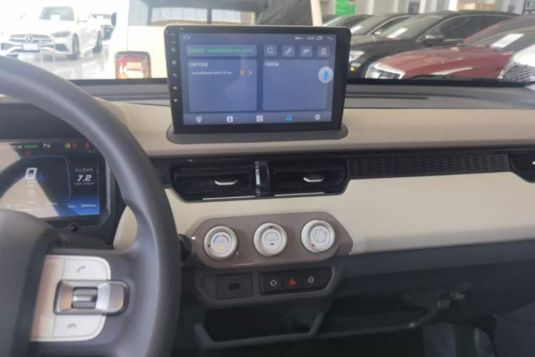Used Chery QQ Ice Cream 2025 205km Qi Energy Version Audio And AC Panel