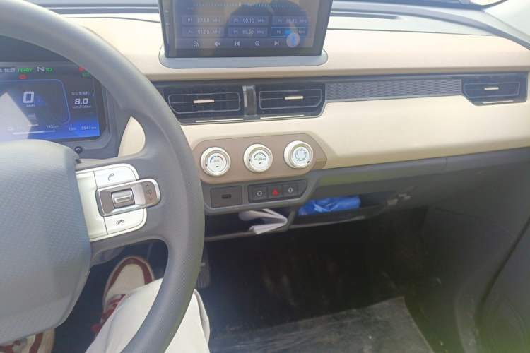 Used Chery QQ Ice Cream 2025 205km Qi Energy Version Audio And AC Panel