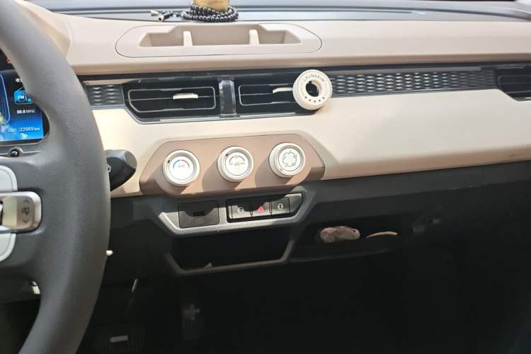 Used Chery QQ Ice Cream 2025 155km Sundae Edition Audio And AC Panel