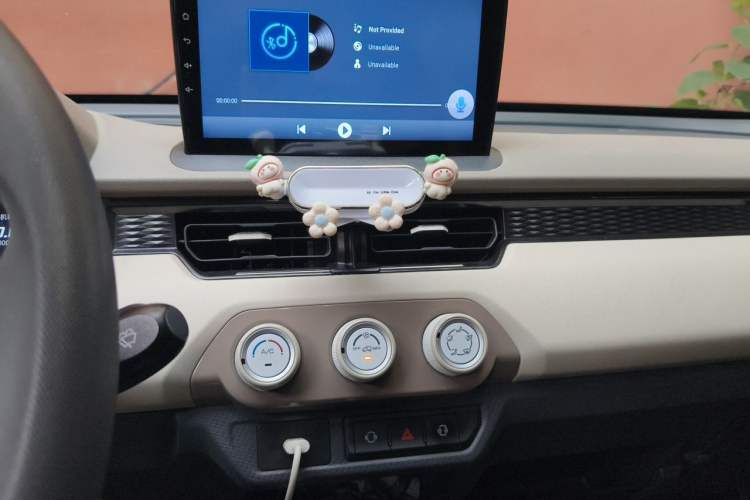Used Chery QQ Ice Cream 2025 205km Qi Energy Version Audio And AC Panel