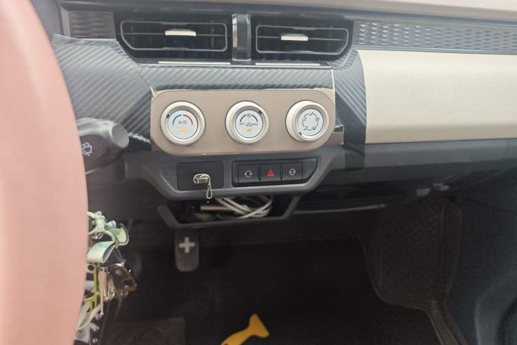 Used Chery QQ Ice Cream 2025 155km Sundae Edition Audio And AC Panel