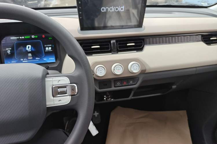 Used Chery QQ Ice Cream 2025 205km Qi Energy Version Audio And AC Panel