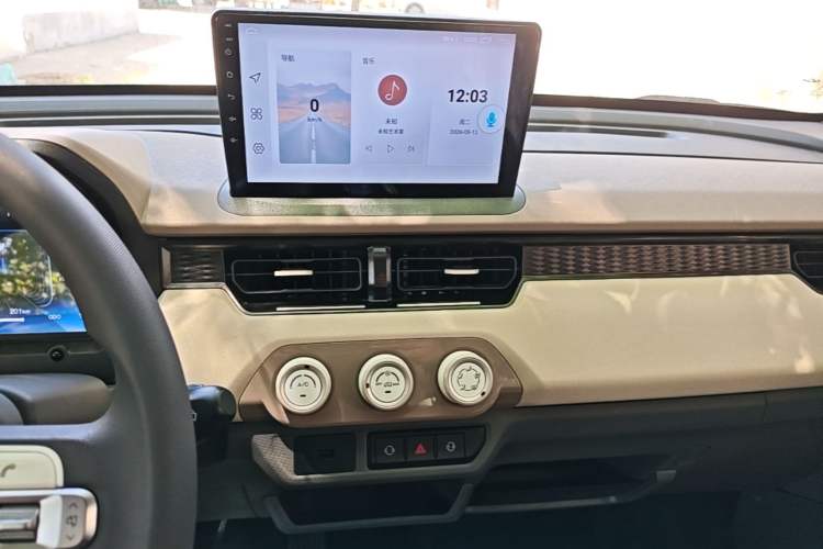 Used Chery QQ Ice Cream 2025 205km Qi Energy Version Audio And AC Panel