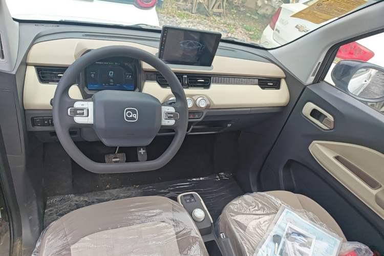 Used Chery QQ Ice Cream 2025 205km Qi Energy Version Center Console