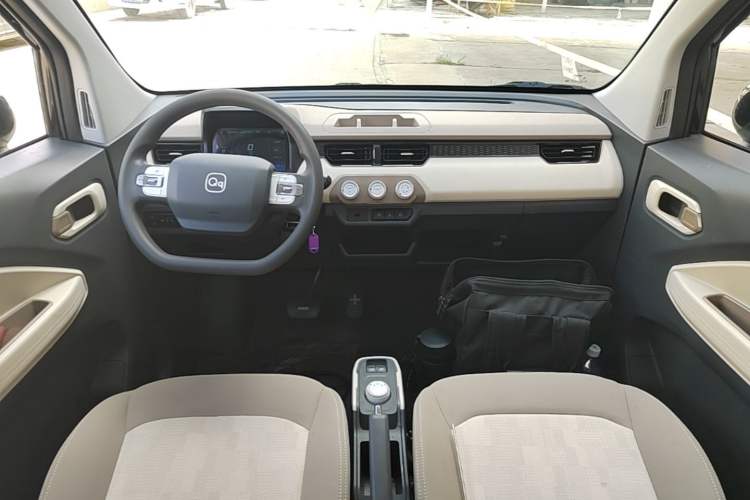 Used Chery QQ Ice Cream 2025 155km Sundae Edition Center Console