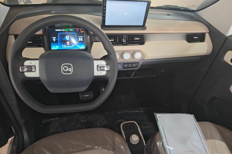 Used Chery QQ Ice Cream 2025 205km Qi Energy Version Center Console