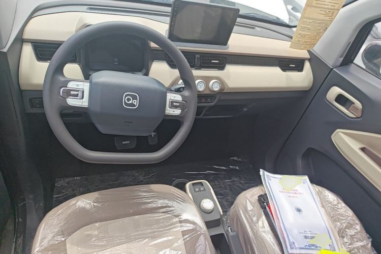 Used Chery QQ Ice Cream 2025 205km Qi Energy Version Center Console