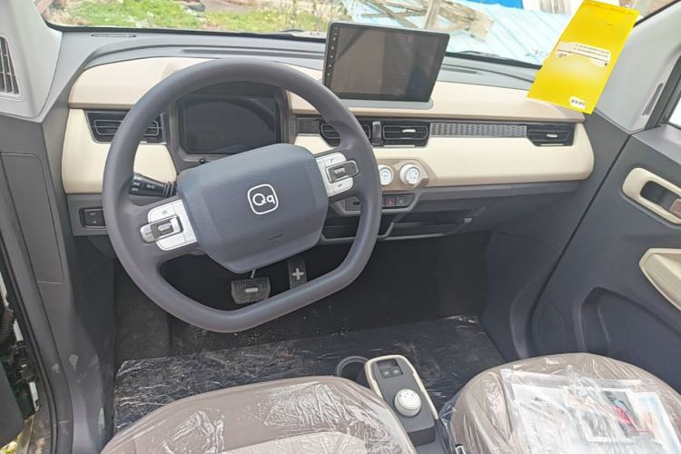 Used Chery QQ Ice Cream 2025 205km Qi Energy Version Center Console