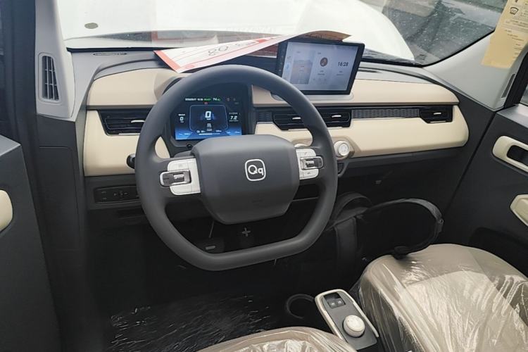 Used Chery QQ Ice Cream 2025 205km Qi Energy Version Center Console
