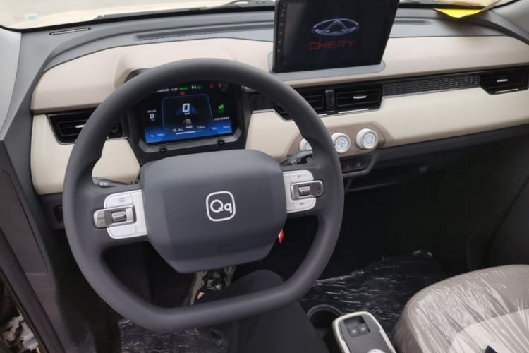 Used Chery QQ Ice Cream 2025 205km Qi Energy Version Center Console
