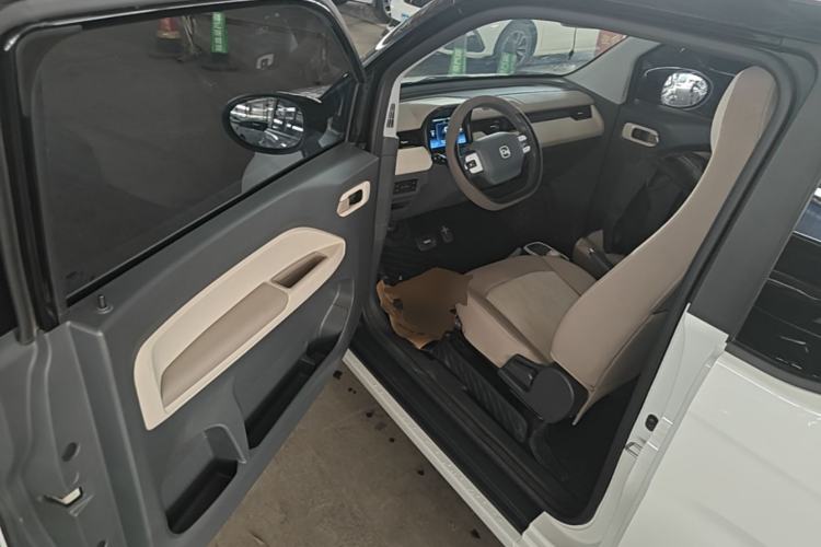 Used Chery QQ Ice Cream 2025 Model 205km Sundae Edition Driver Seat