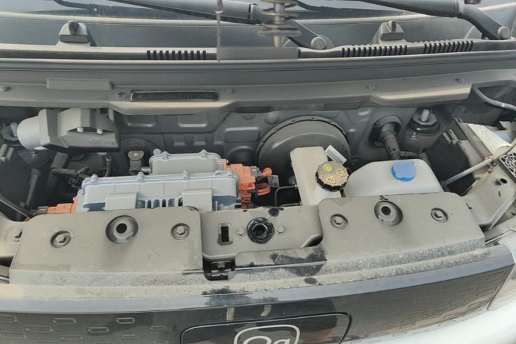 Used Chery QQ Ice Cream 2025 205km Qi Energy Version Engine Bay