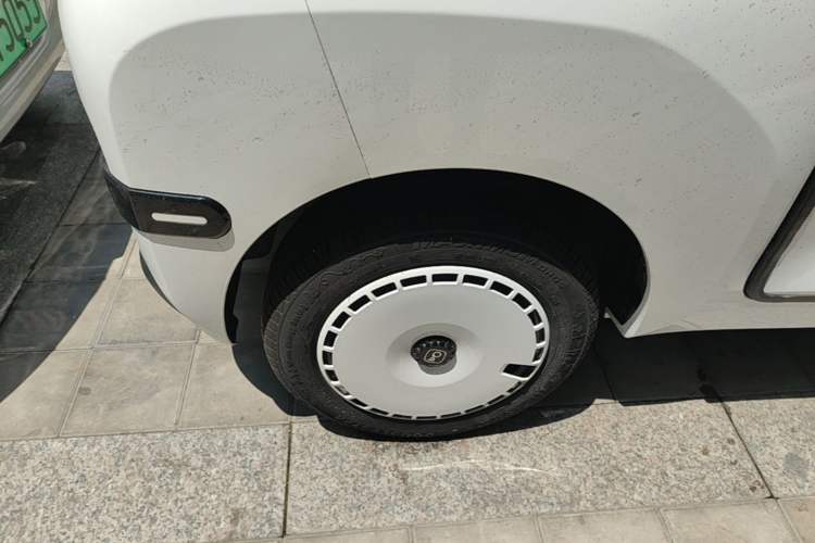 Used Chery QQ Ice Cream 2025 205km Qi Energy Version Exterior 2
