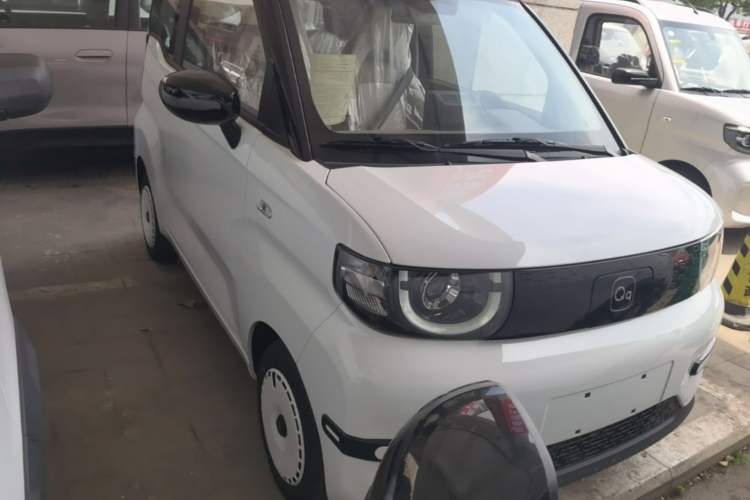 Used Chery QQ Ice Cream 2025 205km Qi Energy Version Front