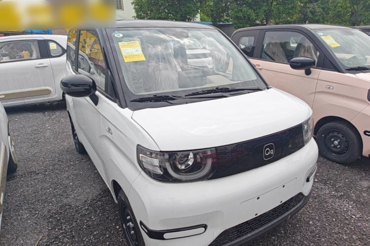 Used Chery QQ Ice Cream 2025 205km Qi Energy Version Front Right 45 Deg