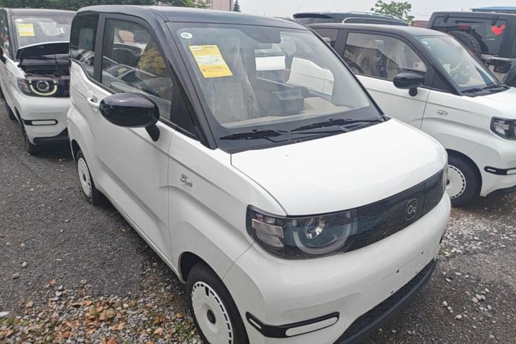 Used Chery QQ Ice Cream 2025 205km Qi Energy Version Front Right 45 Deg