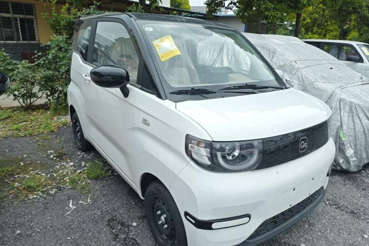 Used Chery QQ Ice Cream 2025 205km Qi Energy Version Front Right 45 Deg