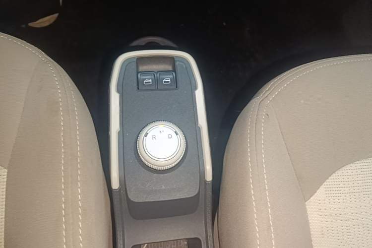 Used Chery QQ Ice Cream 2025 155km Sundae Edition Gear Lever