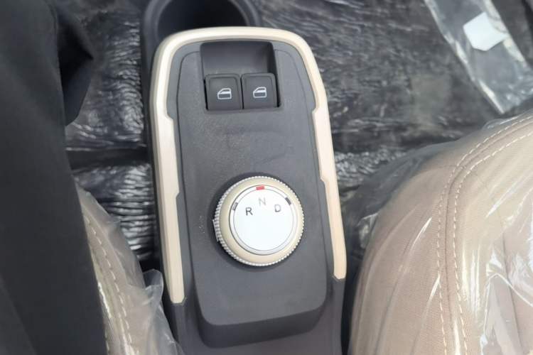 Used Chery QQ Ice Cream 2025 205km Qi Energy Version Gear Lever