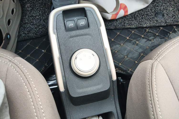 Used Chery QQ Ice Cream 2025 155km Sundae Edition Gear Lever