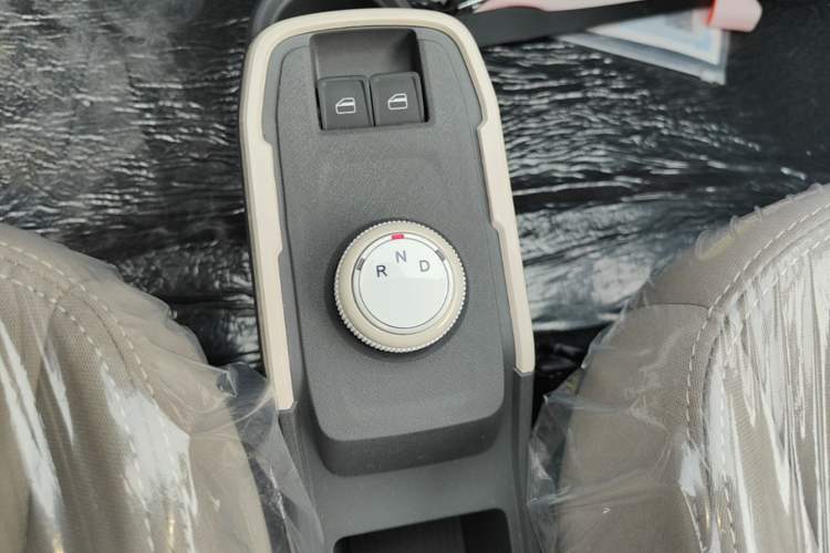 Used Chery QQ Ice Cream 2025 205km Qi Energy Version Gear Lever